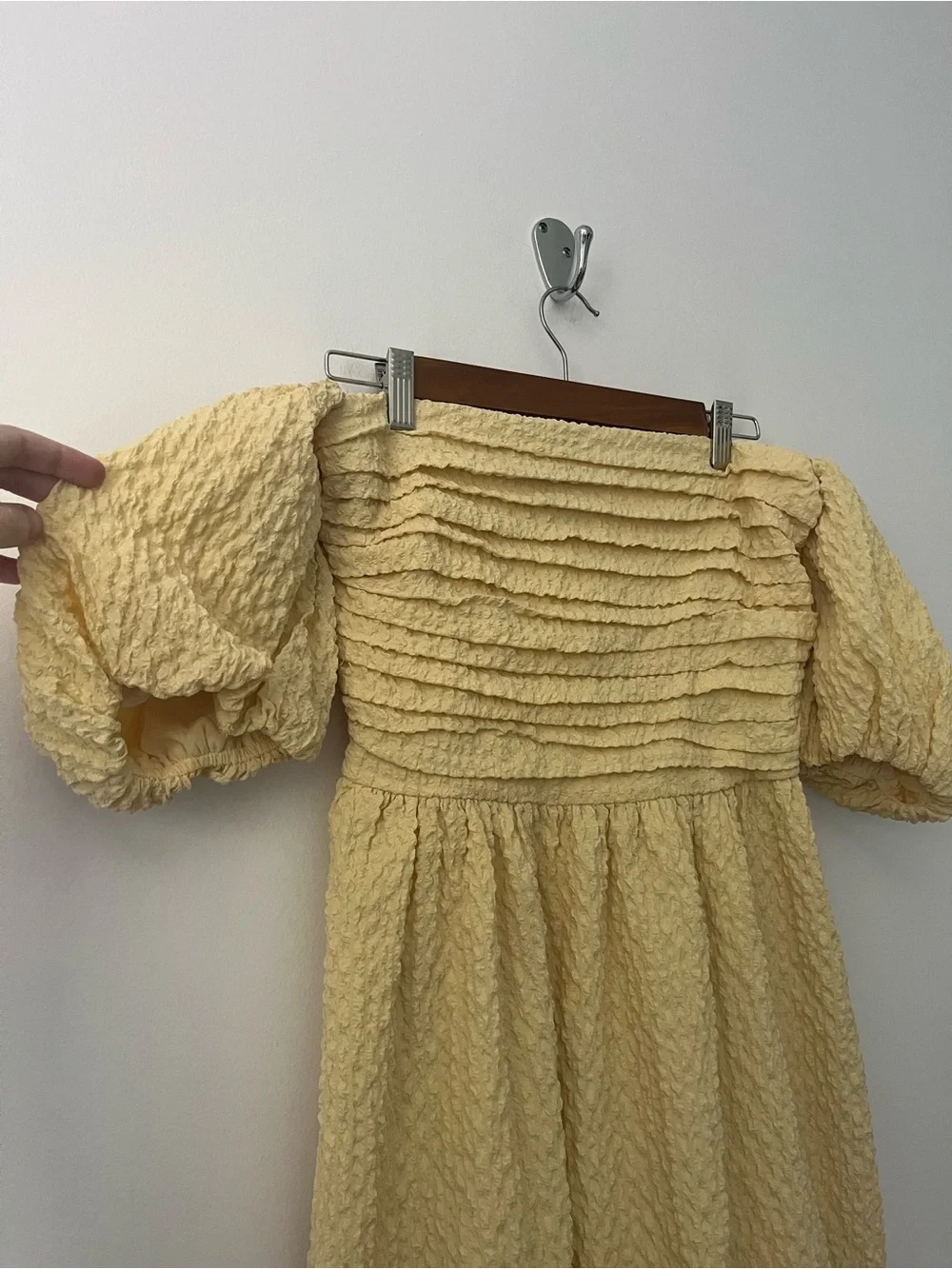 Abercrombie & Fitch Emerson Off The Shoulder Tiered Midi Dress Smocked Yellow M